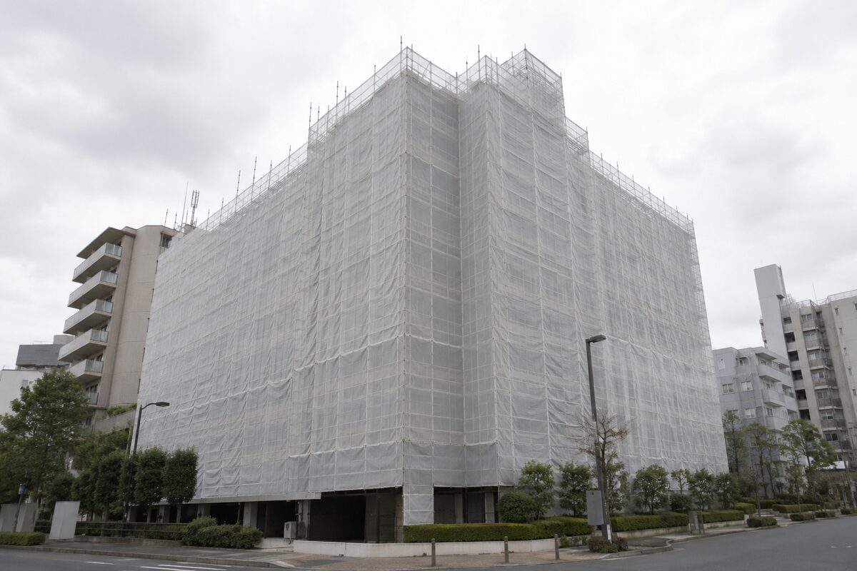 投資用マンションの修繕積立金値上げで赤字になったときの判断と売却・買取の解説